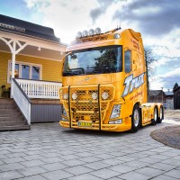 A16-2,Highway,G16-4,Top-Bar,Sideliner,Volvo FH4-Glob-XL,presentation,Guldager,lackerad,lacquered,yellow,gul